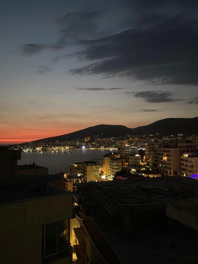 Jon'S Penthouse Appartement Sarandë Buitenkant foto